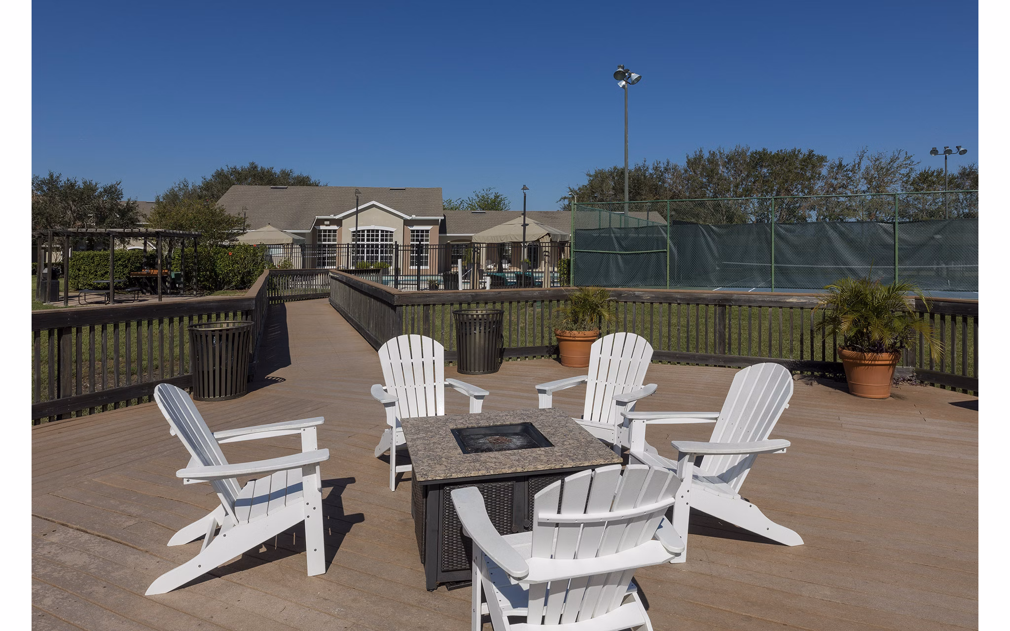 patio at Highpoint Club Apartments