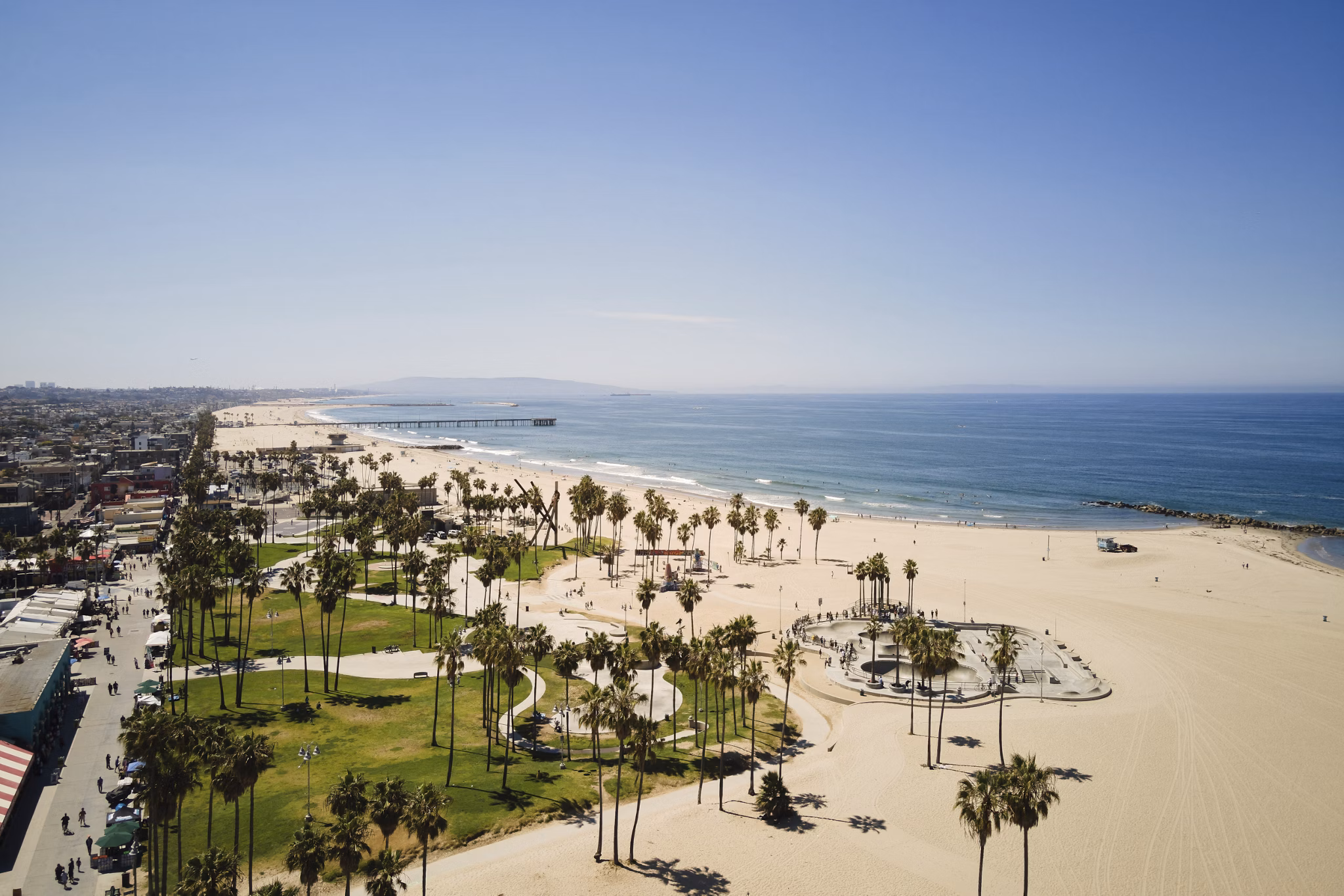 Dolphin Marina Apartments: Stunning ocean-view luxury apartments in Marina del Rey