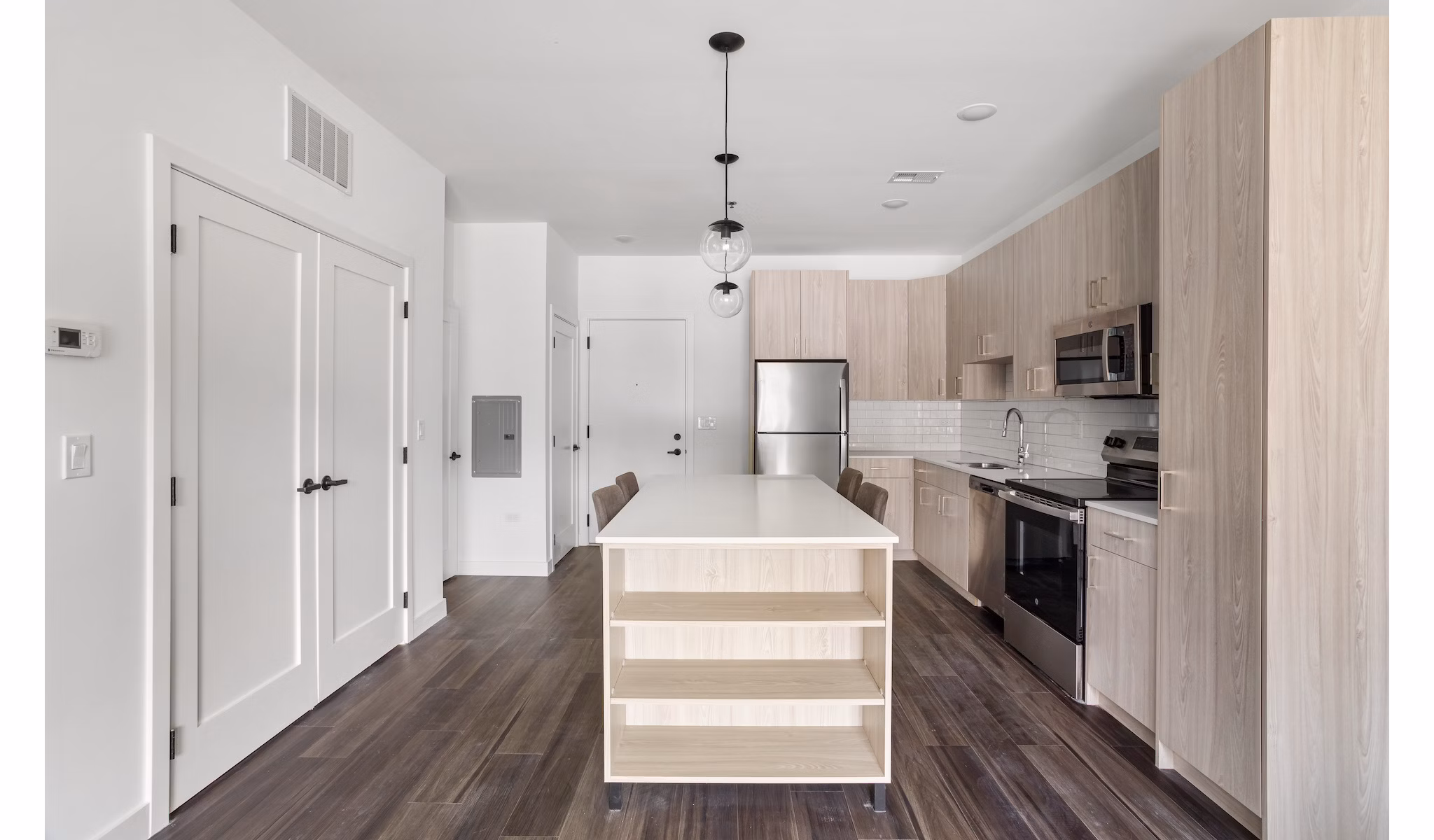 dining room at Station 250 Apartments 