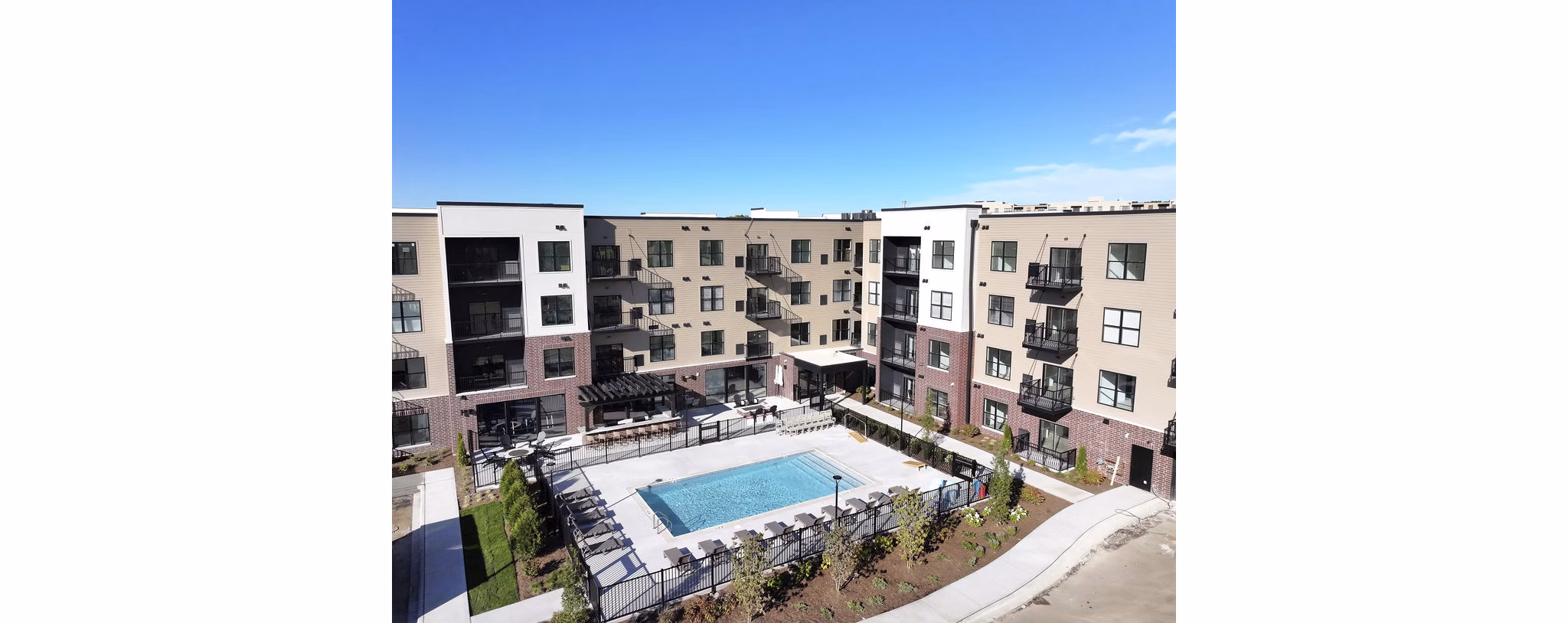 pool at Station 250 Apartments 