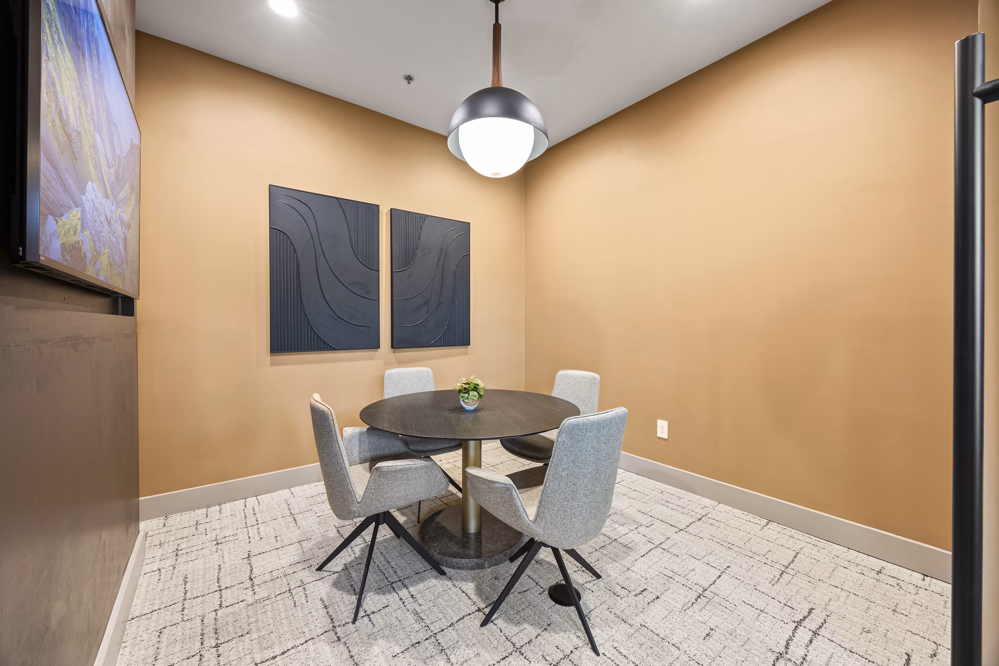 clubhouse meeting facility at Birchway Sherman Apartments