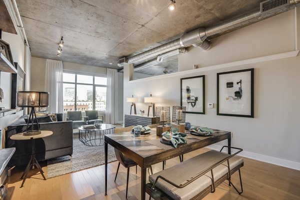 dining room at The Crescent at Fells Point Apartments