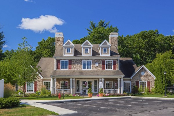 building Villas at Old Concord Apartments