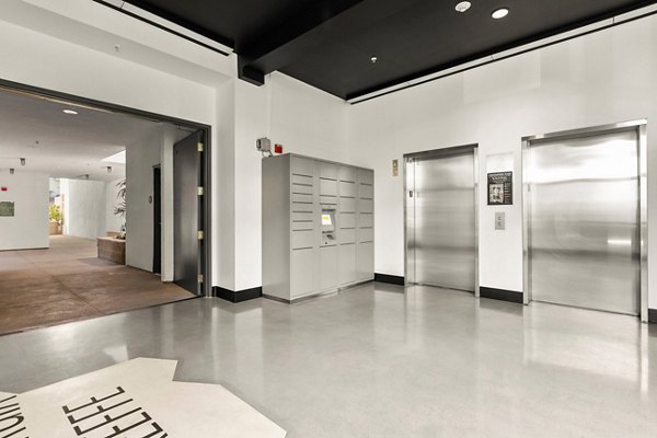 clubhouse at Lofts at NoHo Commons Apartments