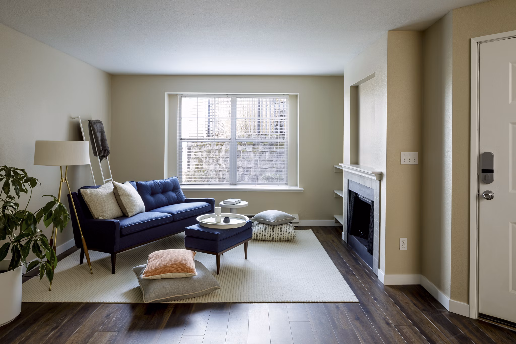 living room at Avana Birch Pointe Apartments