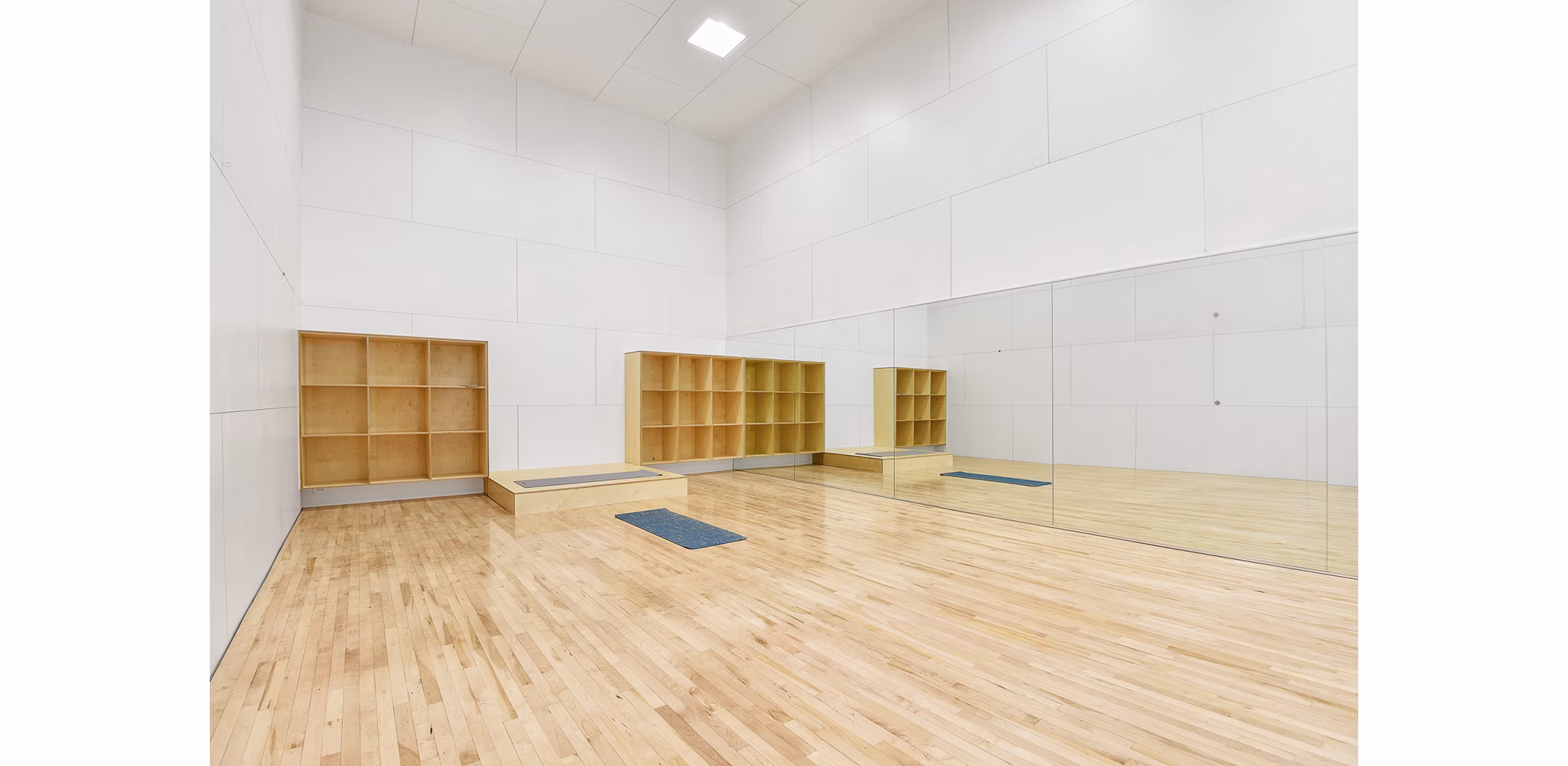 fitness center at San Cierra Apartments