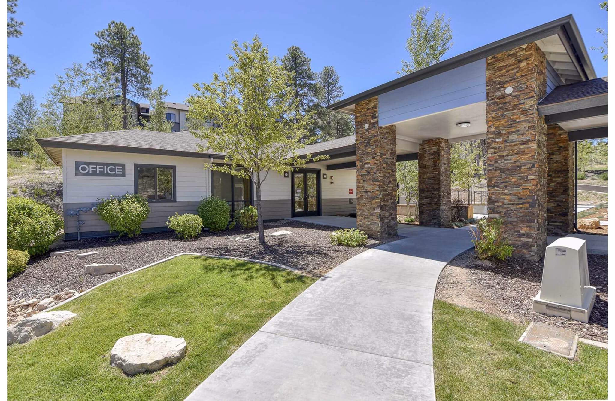 building at The Ridge at Clear Creek Apartments