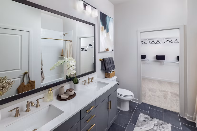 bathroom at Marlowe Brookwood Apartments