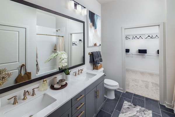 bathroom at Marlowe Brookwood Apartments 