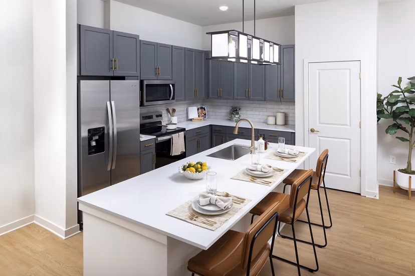 kitchen at Marlowe Brookwood Apartments