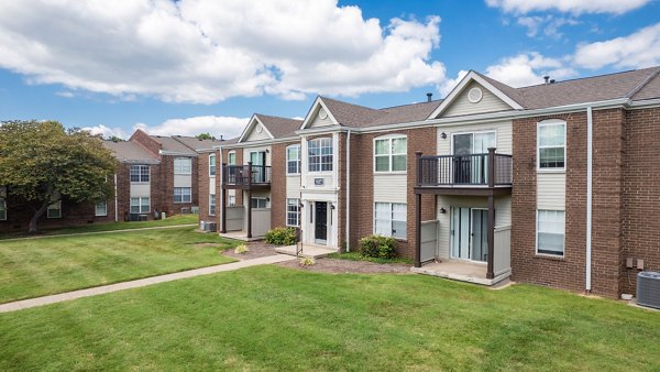 exterior at Rolling Hills Apartments 