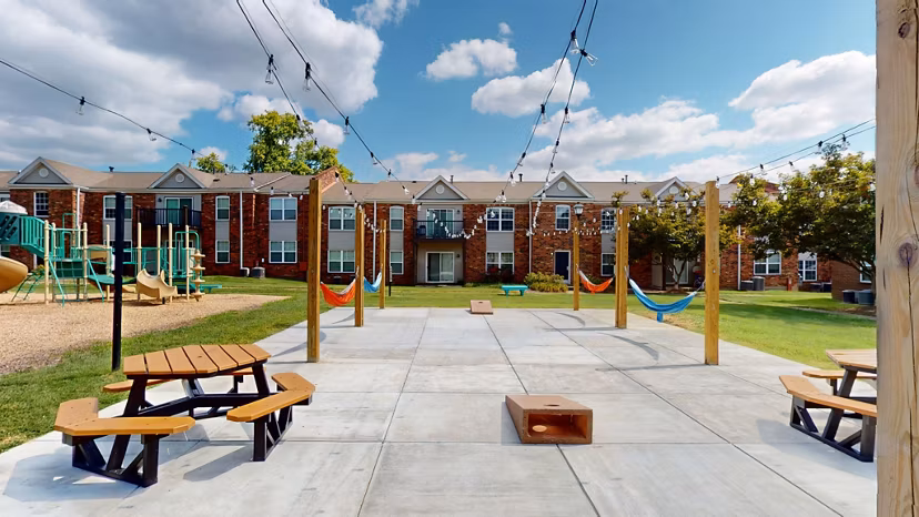 grill area at Rolling Hills Apartments 