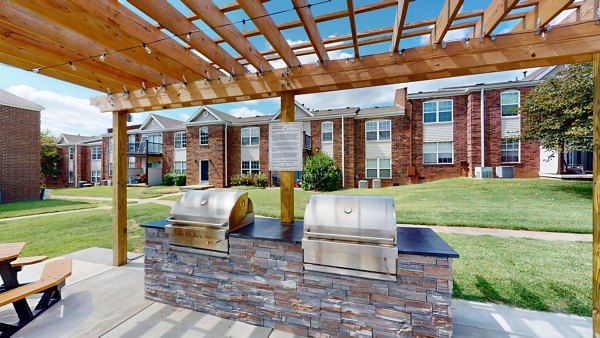 grill area at Rolling Hills Apartments 