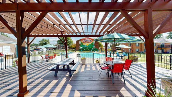 grill area at Rolling Hills Apartments 