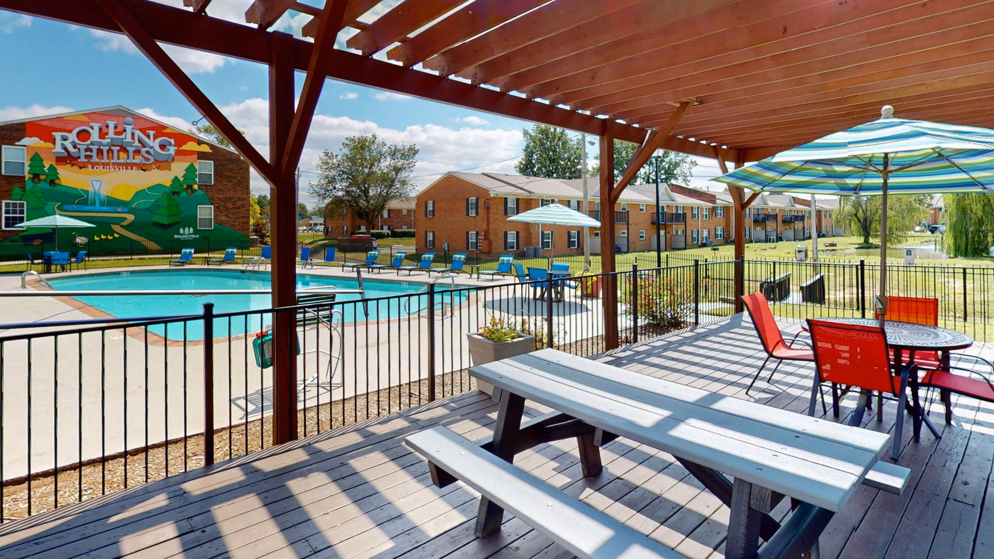 grill area at Rolling Hills Apartments 