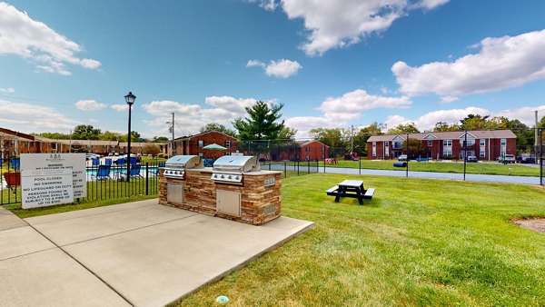 grill area at Rolling Hills Apartments 