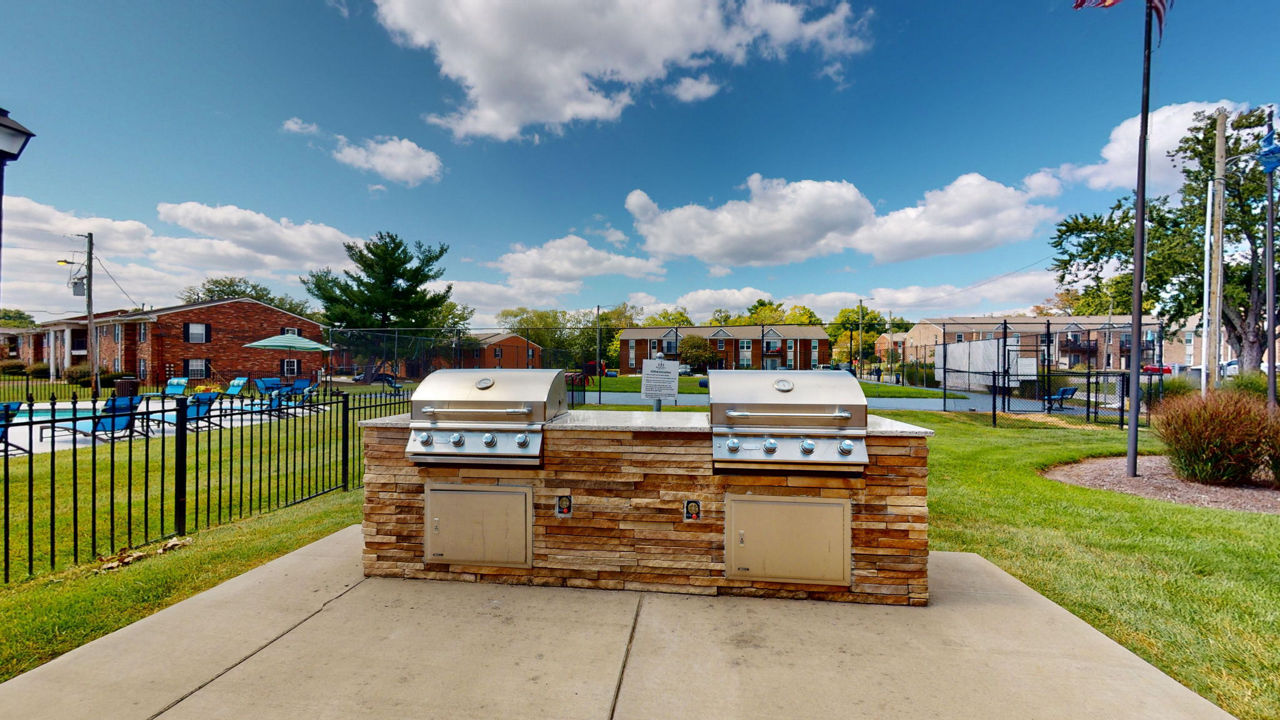 Grill area at Rolling Hills (5 of 6)