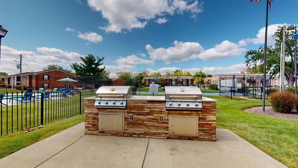grill area at Rolling Hills Apartments 
