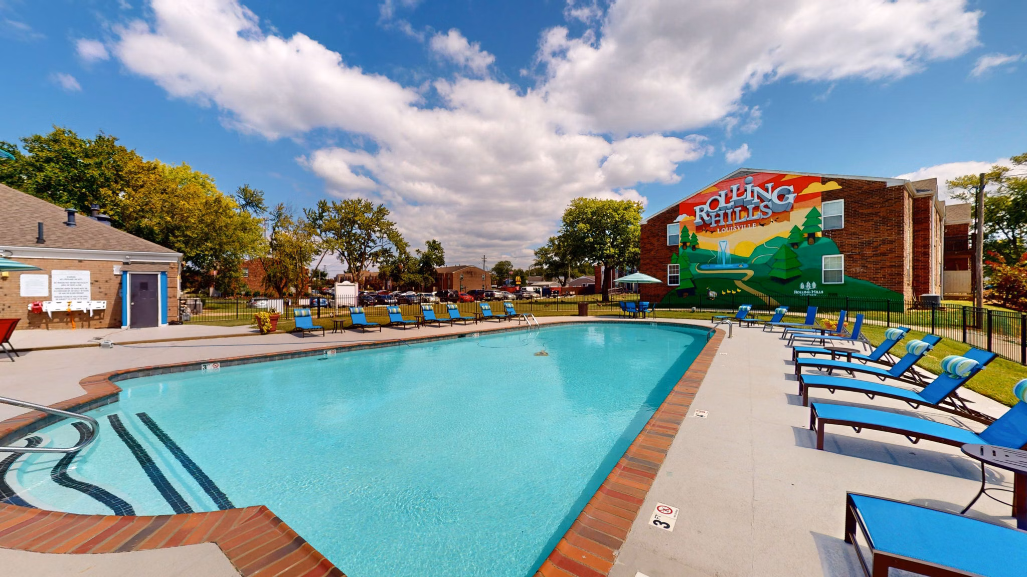 pool at Rolling Hills Apartments 