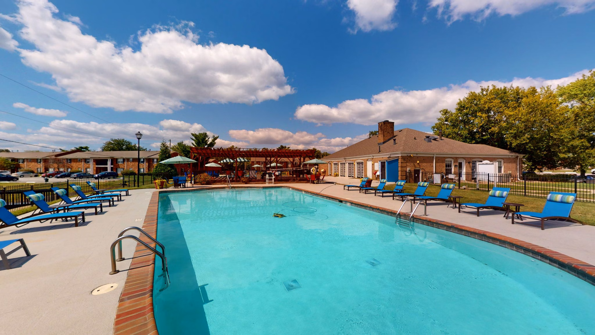 pool at Rolling Hills Apartments 