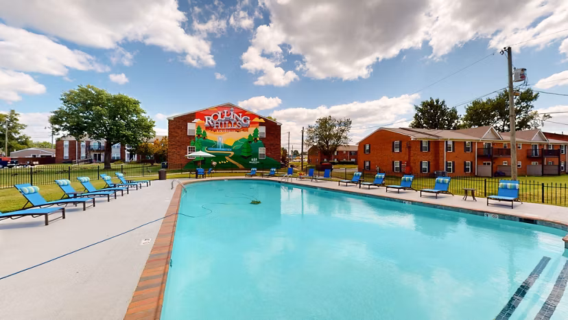 pool at Rolling Hills Apartments 