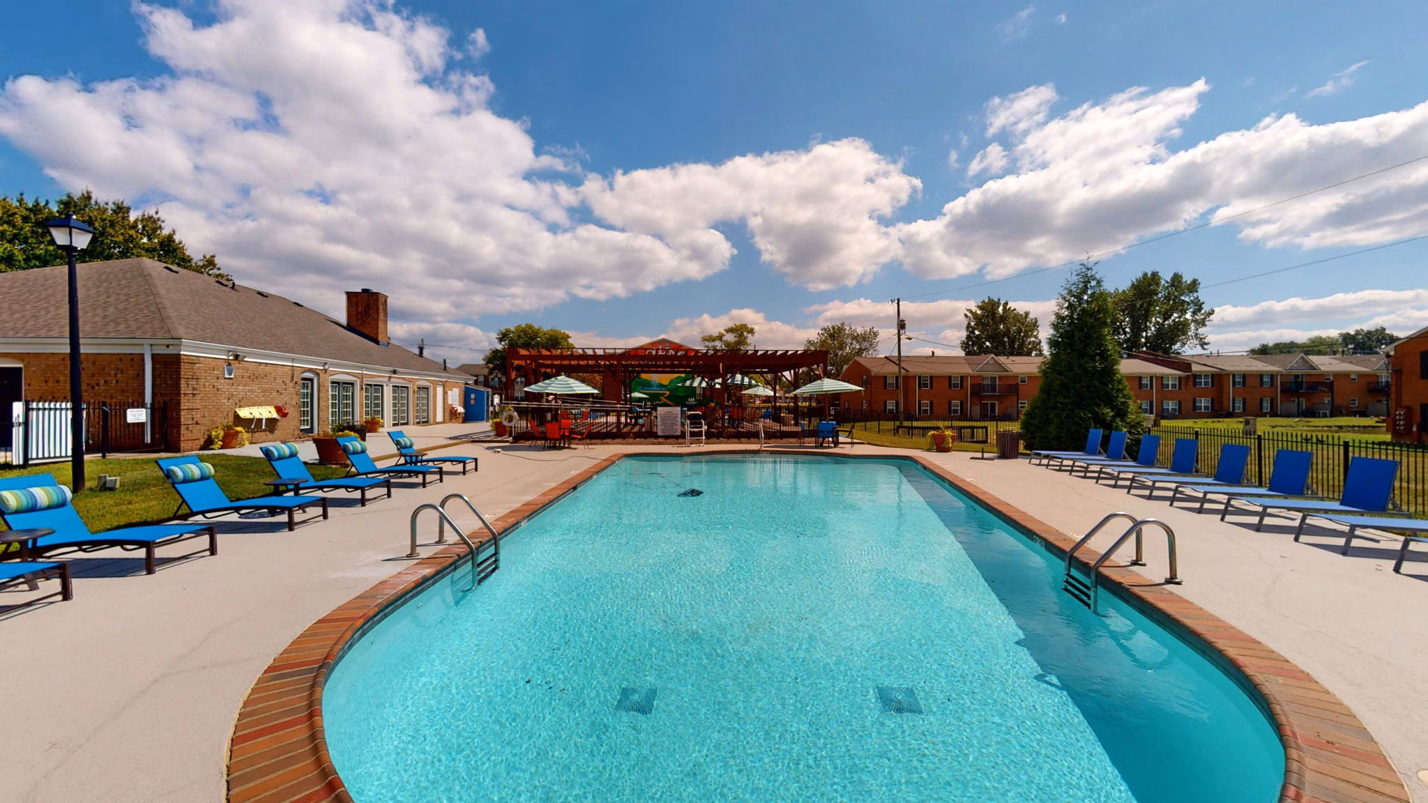 pool at Rolling Hills Apartments 