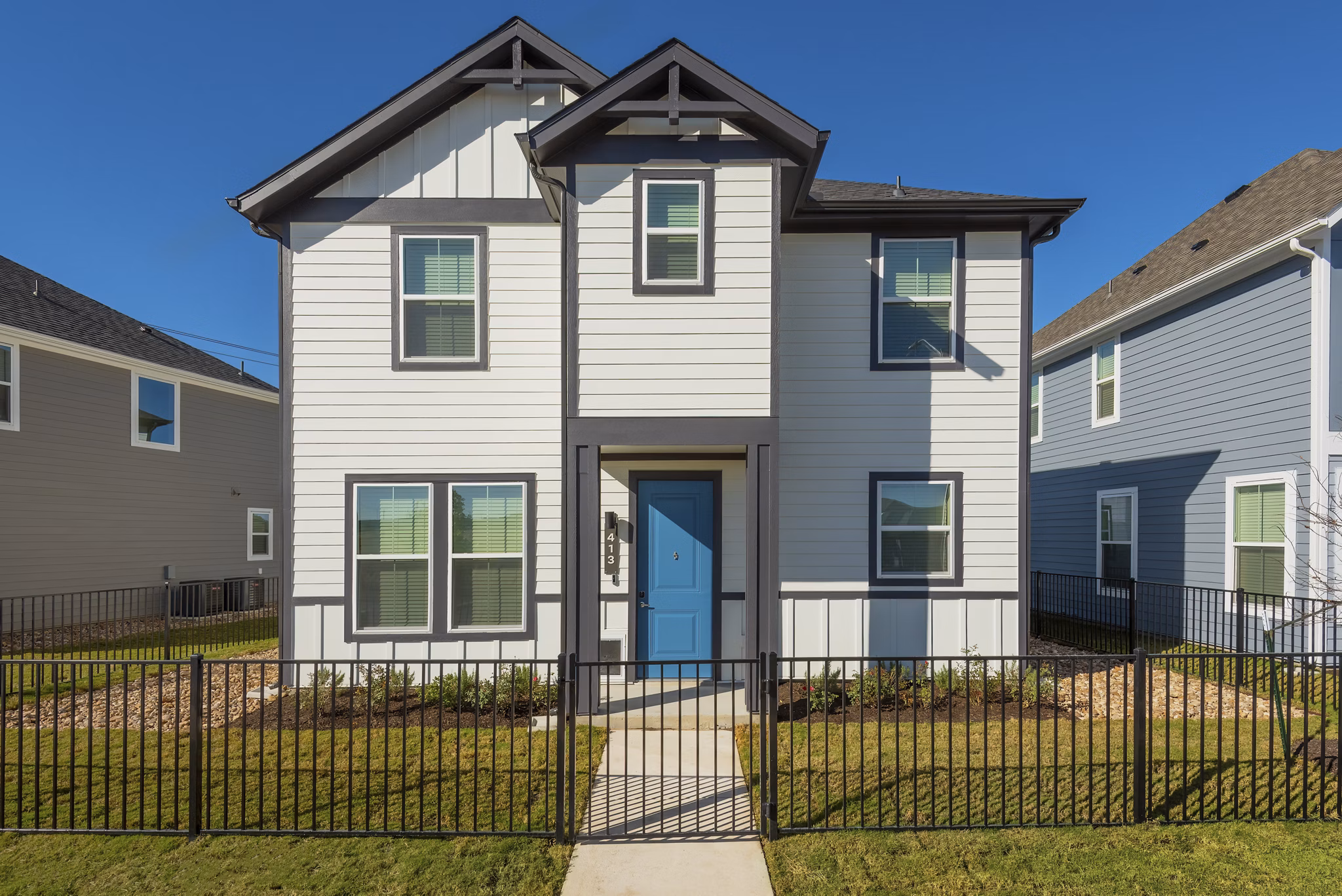 building/exterior at Arista San Gabriel Apartments