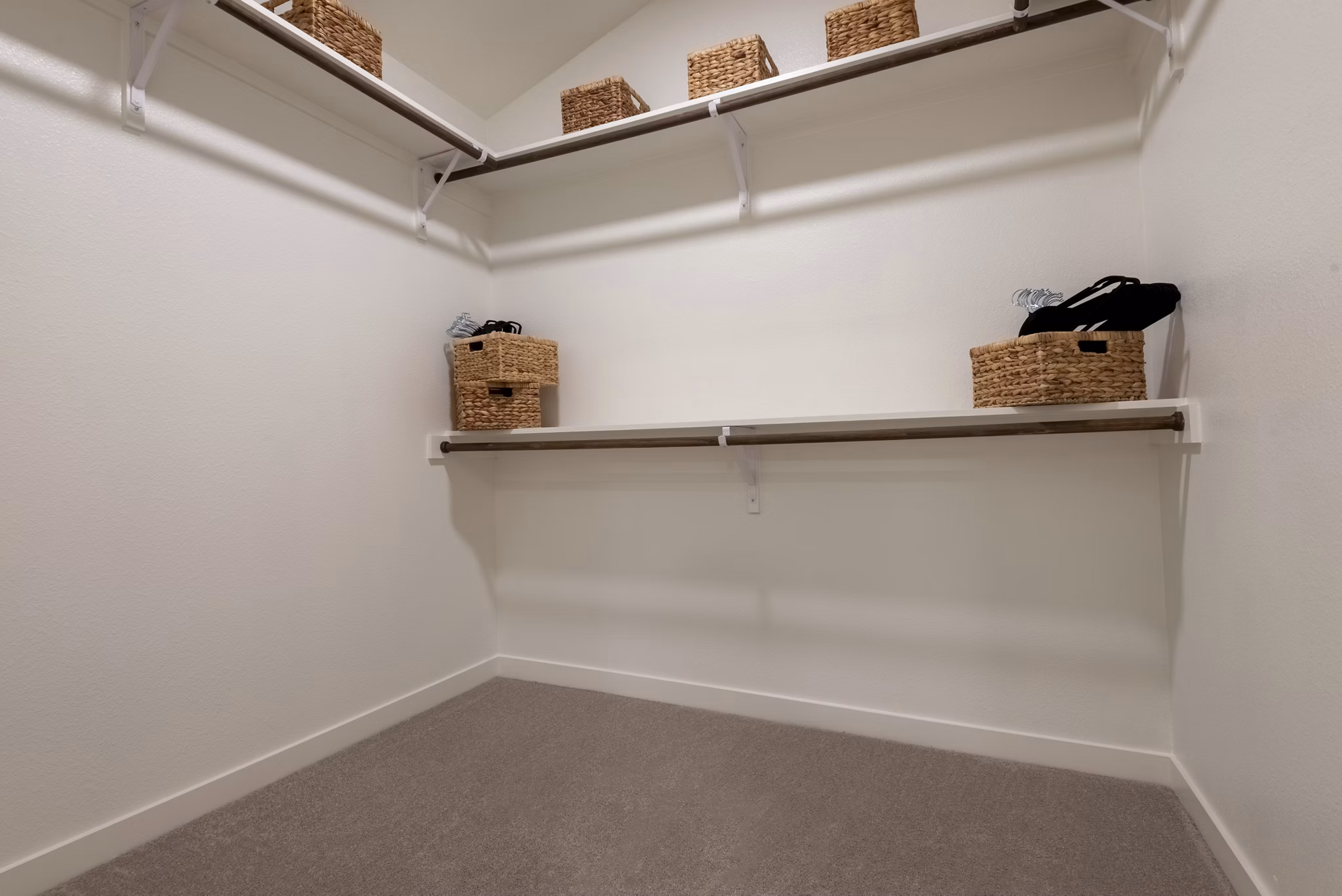 closet at Arista San Gabriel Apartments