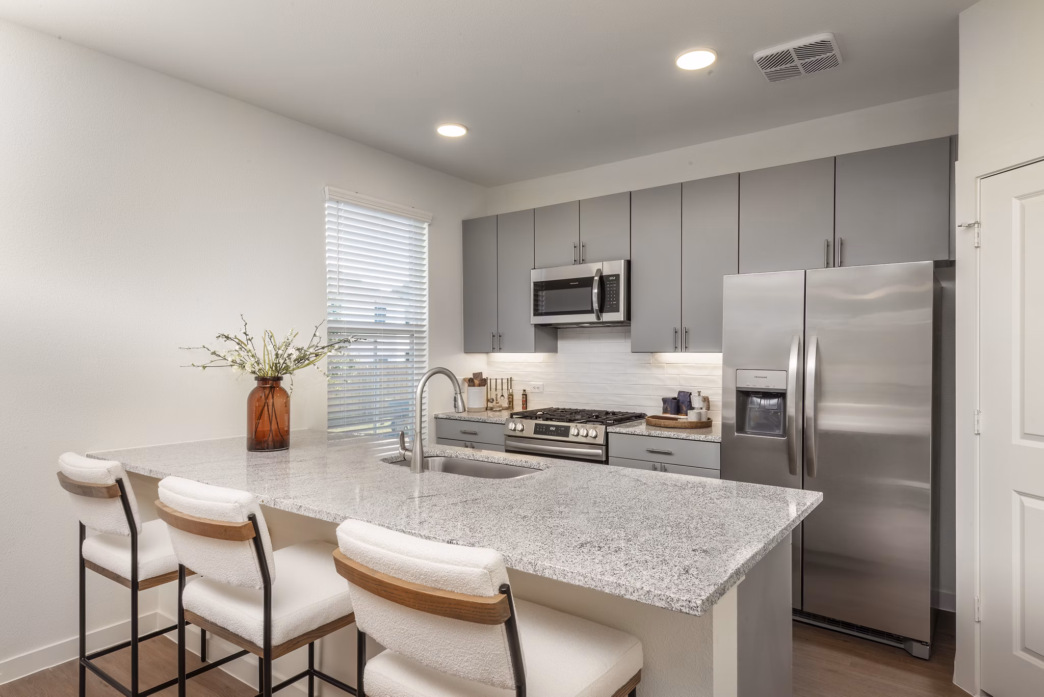 kitchen at Arista San Gabriel Apartments