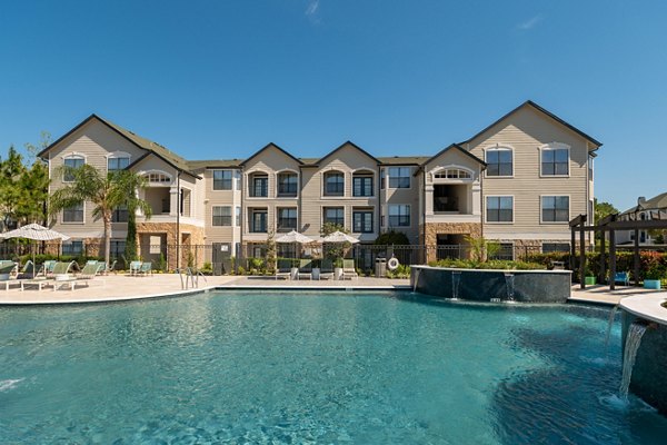 pool at Duo West Champions Apartments 