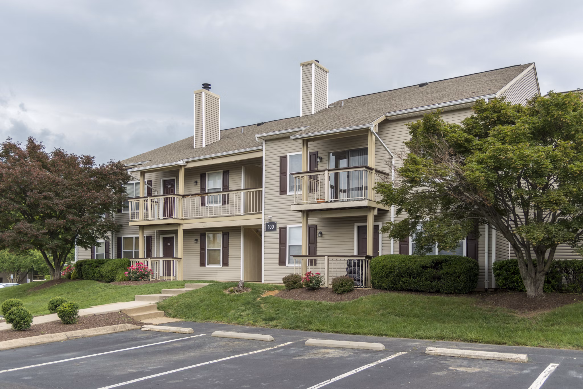 exterior at Magnolia Falls Apartments