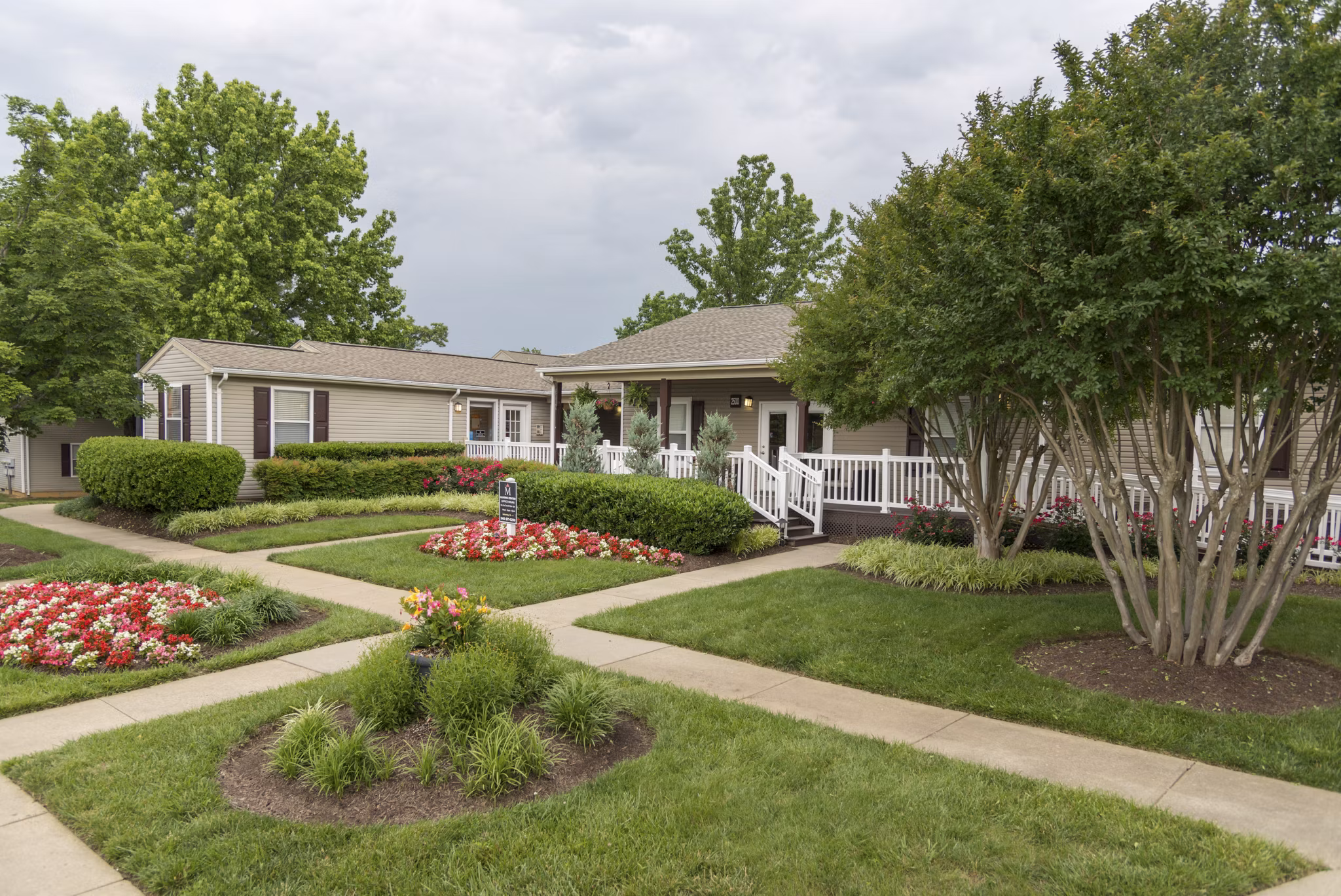 exterior at Magnolia Falls Apartments