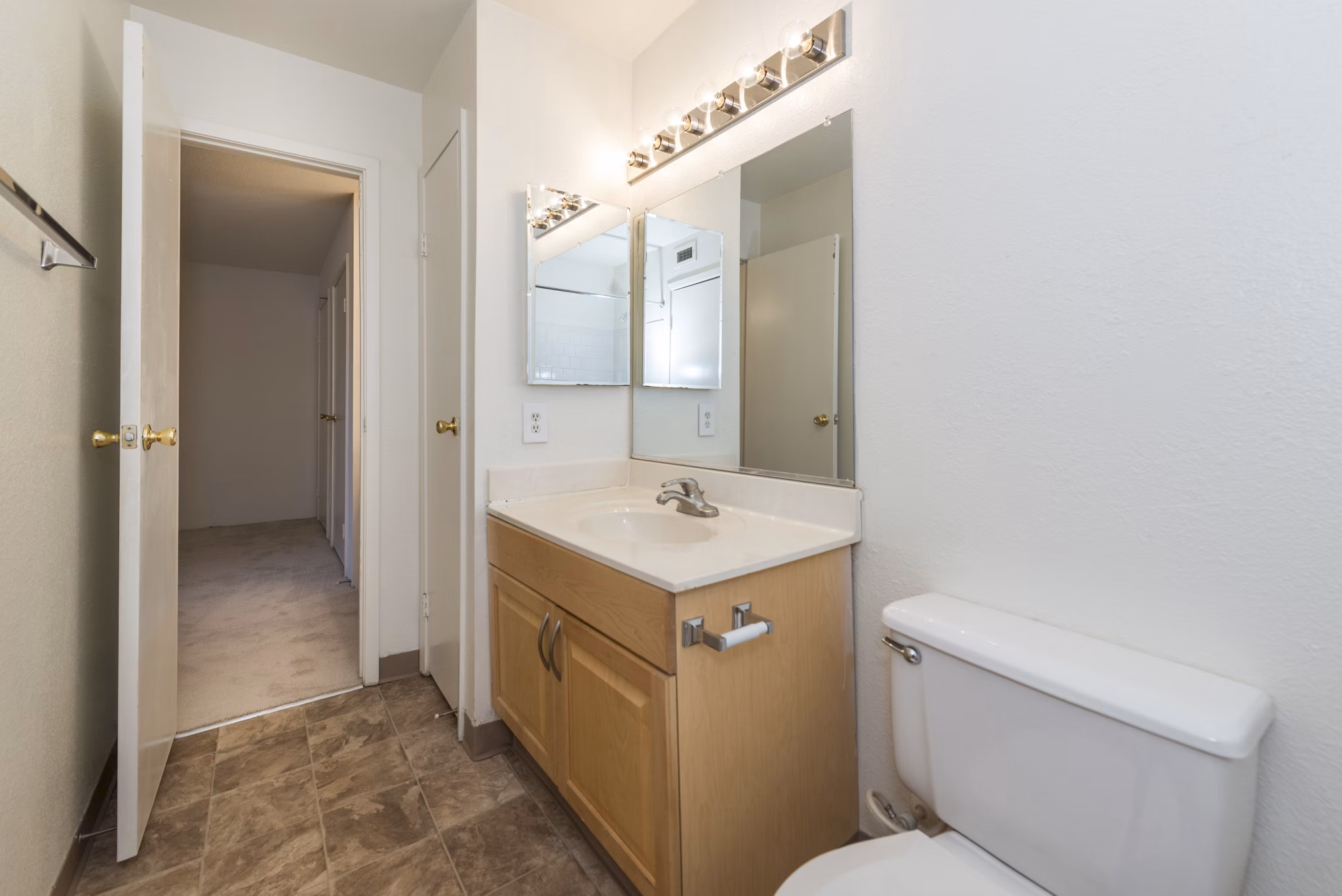 bathroom at Magnolia Falls Apartments