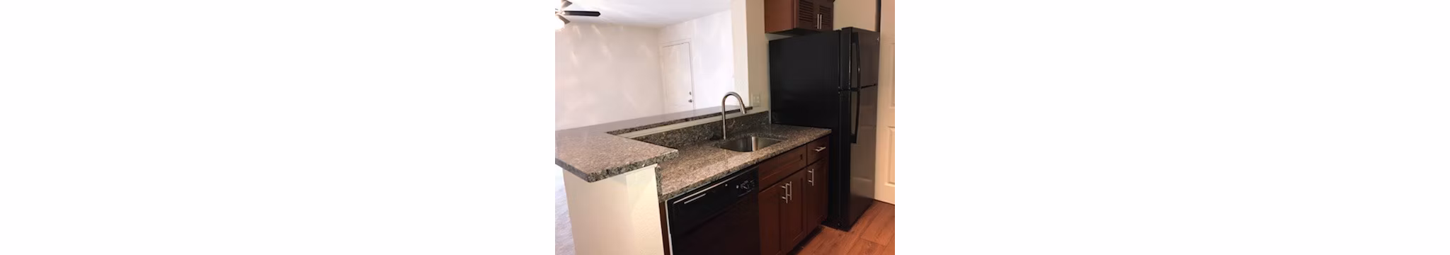 kitchen at Magnolia Falls Apartments