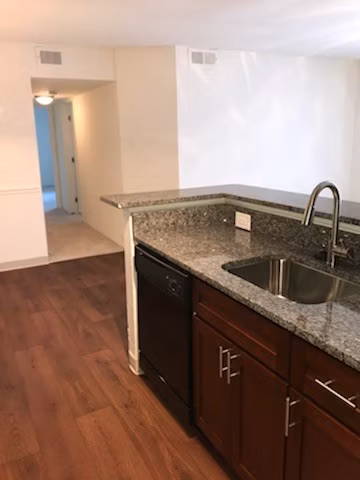 kitchen at Magnolia Falls Apartments