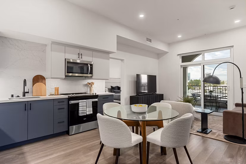 dinning room at Silhouette Apartments