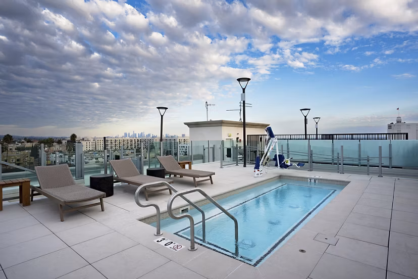 pool at Silhouette Apartments