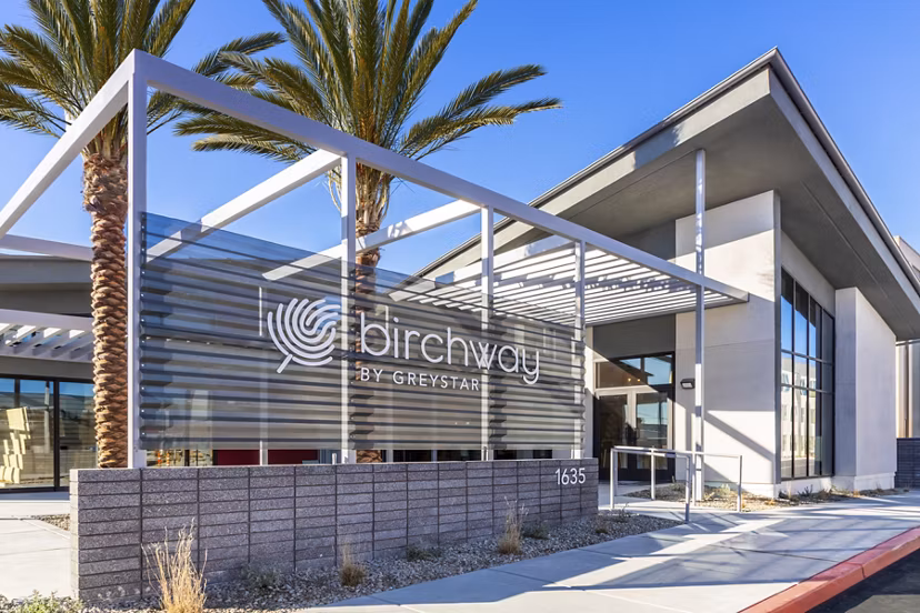 clubhouse at Birchway Tropicana Apartments