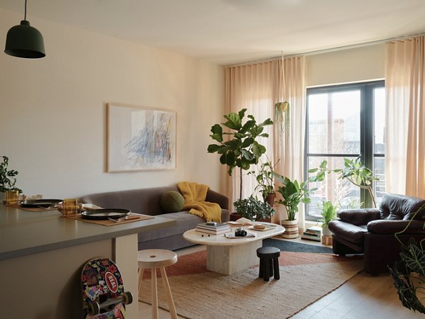 living room at Ray Philly Apartments 