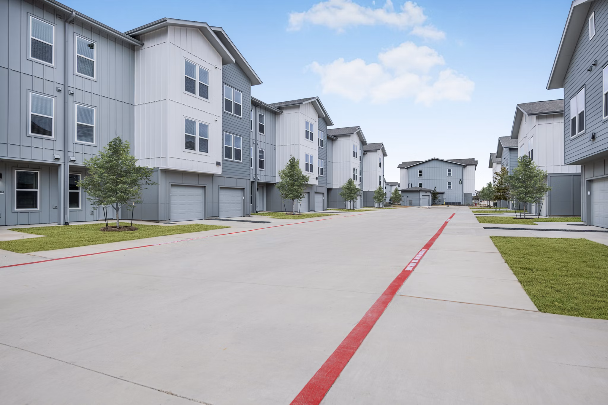 building at Alta Westinghouse Townhomes Apartments