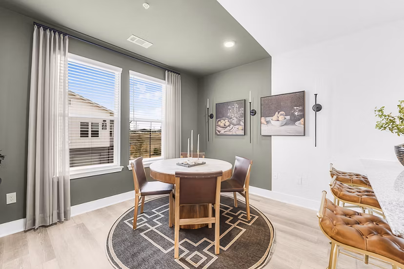dining room at Alta Westinghouse Townhomes Apartments