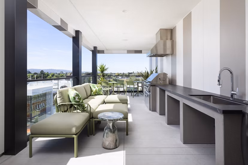 grill area at 21899REC3