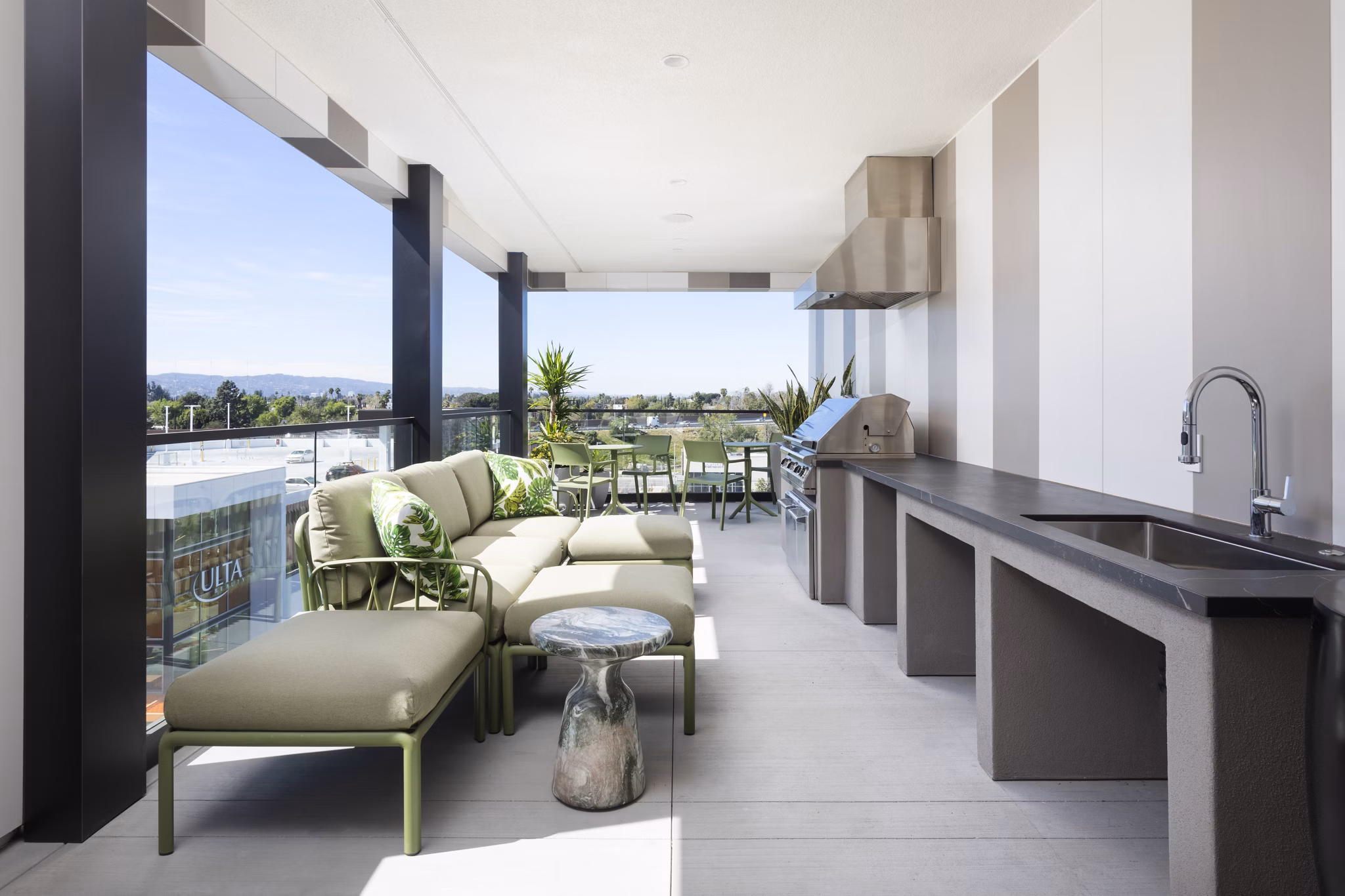 grill area at 21899REC3