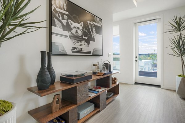 living room at Maxwell at Bascom Apartments