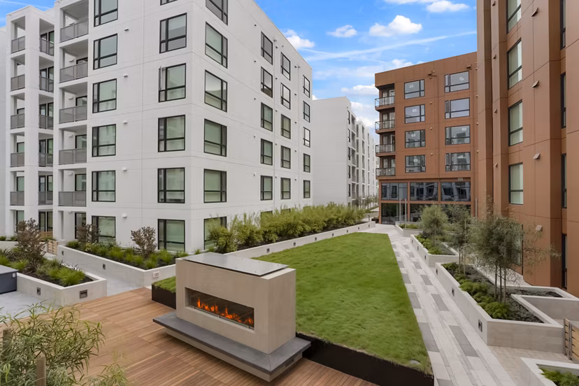 fire pit at Maxwell at Bascom Apartments