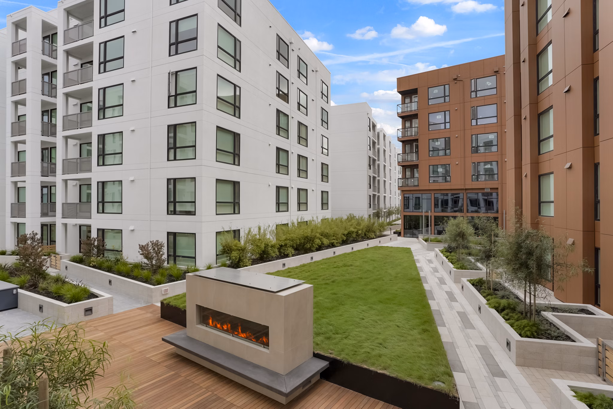 fire pit at Maxwell at Bascom Apartments