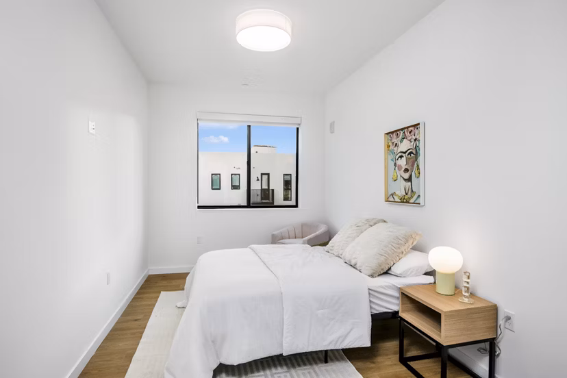 bedroom at Porter Mar Vista Apartments