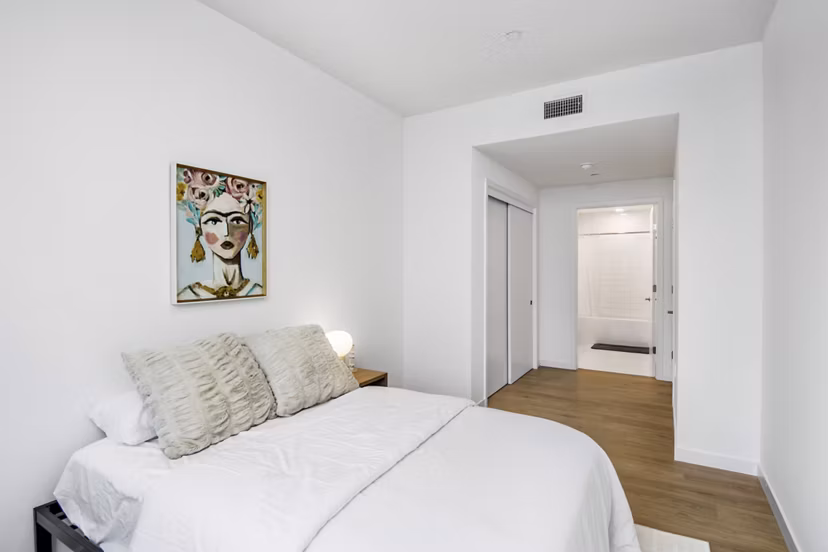 bedroom at Porter Mar Vista Apartments