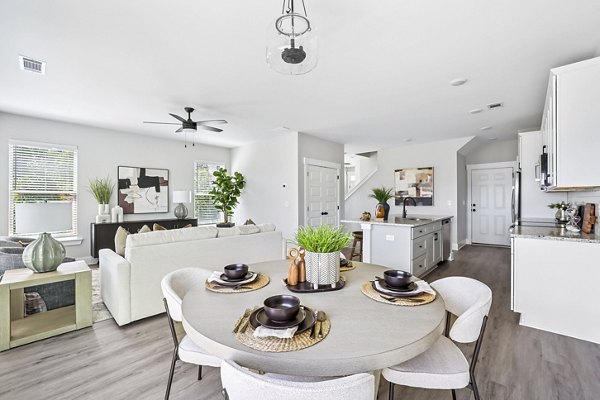dining room at Fairlie Apartments