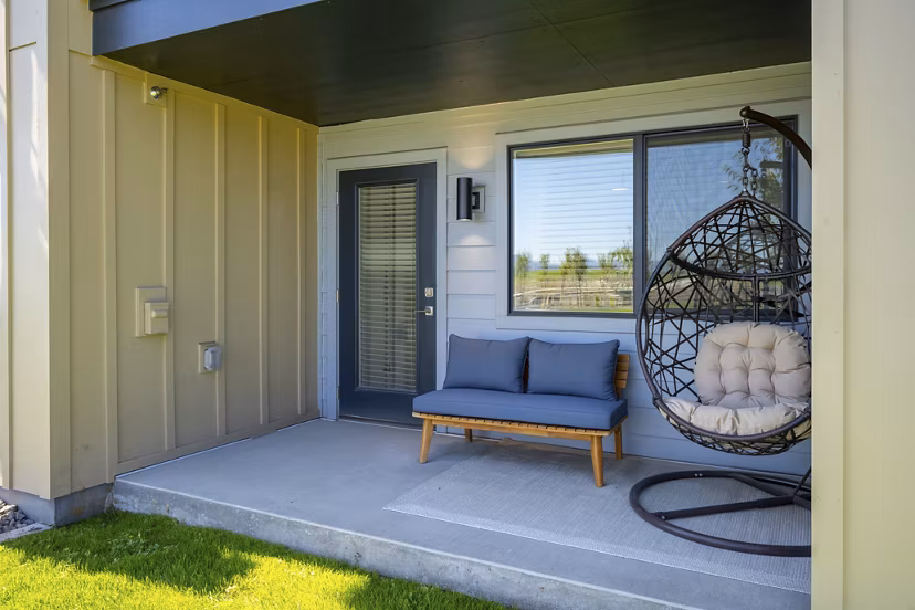 patio at Sky Meadow Villas Apartments